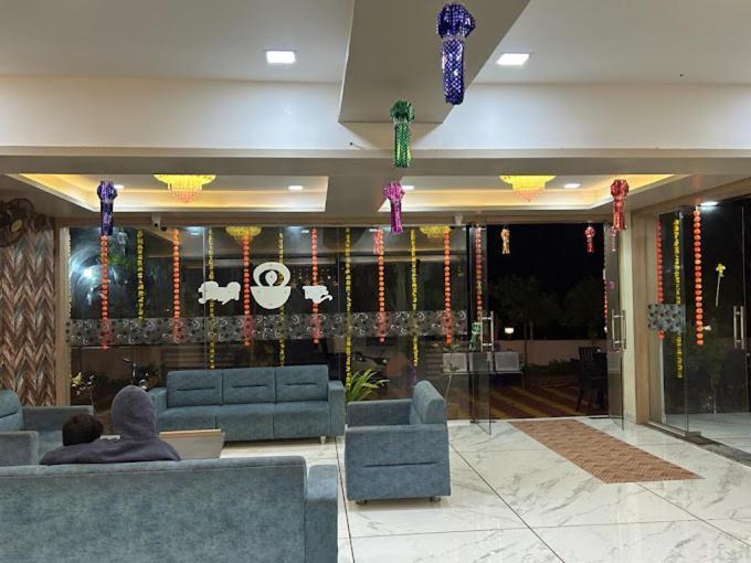 Swapnapurti Lodge, Akkalkot Akalkot Zewnętrze zdjęcie